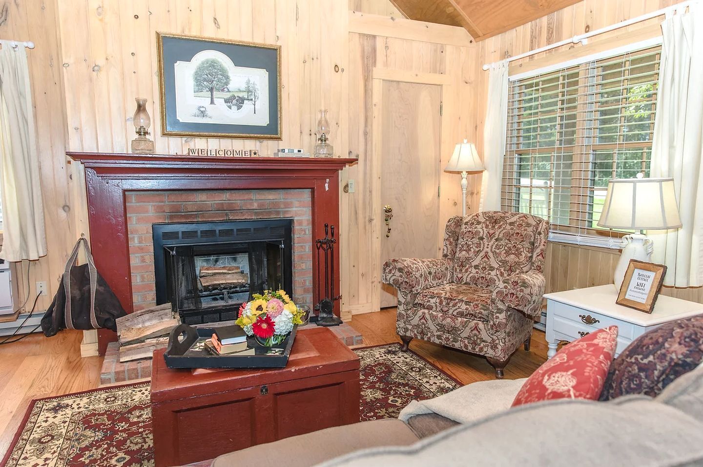 TV, fireplace, DVD player