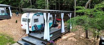 Charming Vintage Caravan Rental in Franklin, North Carolina for Mountain Glamping Escape