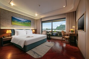 Suite – deluxe, havutsikt | Minibar, safe på rommet, blendingsgardiner og lydisolert