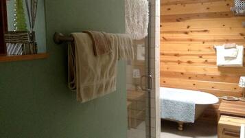 Jetted tub, hair dryer, towels, soap