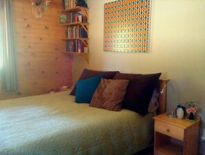 1 bedroom, iron/ironing board, travel cot, WiFi