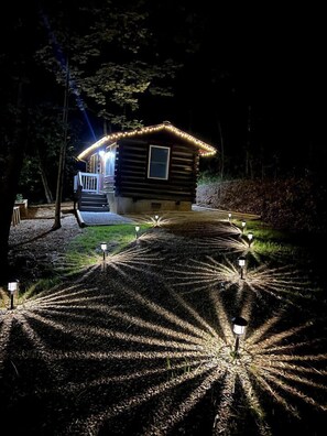 Exterior - Dream Glamping at Adult-Only Vintage Camper Destination in Franklin, North Carolina (Franklin)