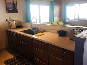 Interior - Idyllic Getaway with Ocean Views in Captain Cook, Hawaii (Captain Cook)