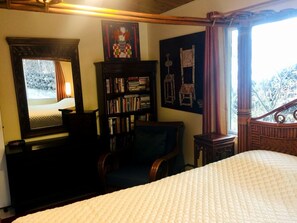 1 bedroom, iron/ironing board, WiFi, bed sheets - Idyllic Getaway with Ocean Views in Captain Cook, Hawaii (Captain Cook)