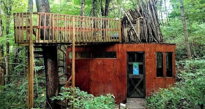 Romantic Escapes with Dinner Included in Cozy Nests for Glamping in West Baden Springs, Indiana