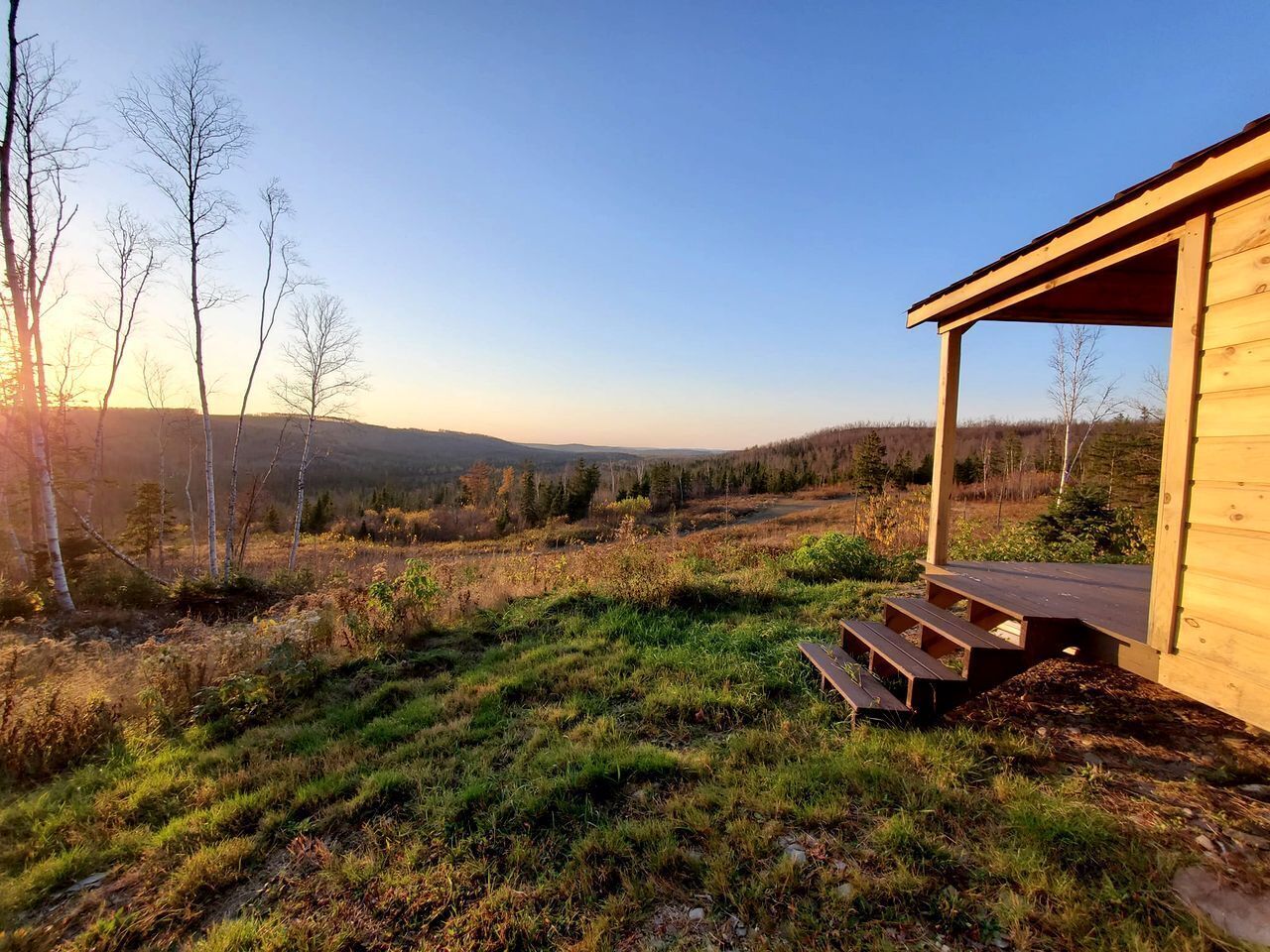 المنطقة المحيطة بالمنشأة