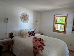 2 bedrooms, bed sheets