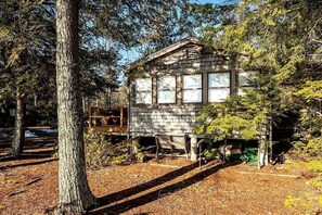 Exterior - Quaint Lakeside Cabin for a Peaceful Family Getaway Surrounded by Nature by Province Lake in New Hampshire (Effingham)