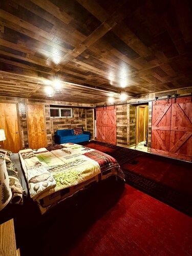 Spacious Well Furnished A-Frame with Sauna in Union Dale, Pennsylvania