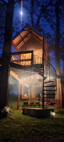 Tree House Glamping Destination near the Ozarks, with River Access for Swimming and Fishing