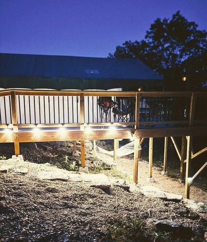 Lovely Safari Tent with Treetop Views for Family Glamping in Missouri