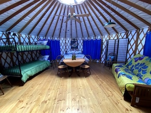 1 habitación, wifi y ropa de cama