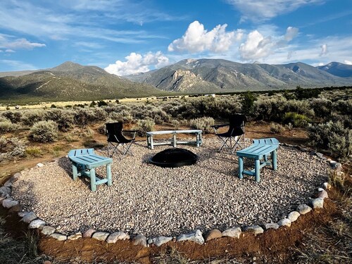 Spacious Camper on a Llama Rescue Ranch with Stunning Views near Questa, New Mexico