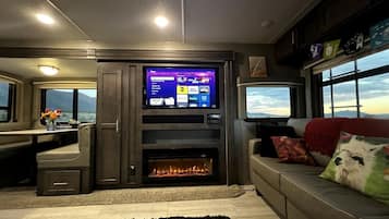 Fireplace, DVD player, stereo