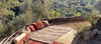 Charming Cabin Ideal for Hikers and Nature Lovers in Topanga, California