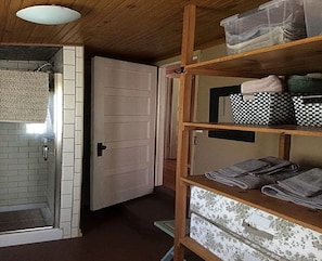 Jetted tub, hair dryer, towels, soap