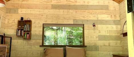 1 bedroom, bed sheets