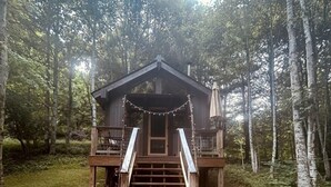 Unclassified image, 3 of 38, button - Off Grid Tiny Cabin Ideal for Couples in Burnsville, North Carolina (Burnsville)
