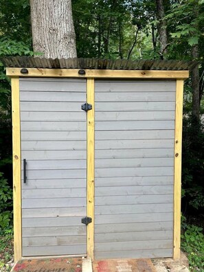 Exterior detail - Off Grid Tiny Cabin Ideal for Couples in Burnsville, North Carolina (Burnsville)