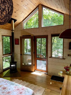 1 dormitorio y ropa de cama