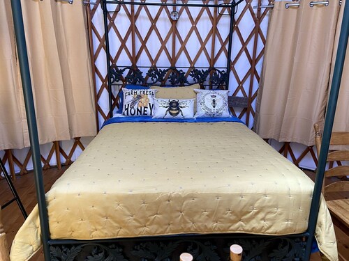 Beautiful Upstate New York Luxury Camping Yurt on a Farm