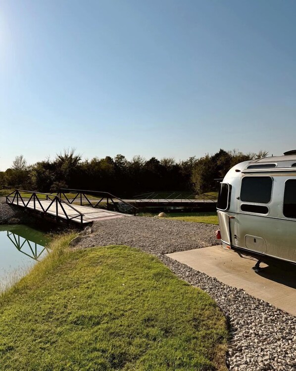 المنطقة المحيطة بالمنشأة