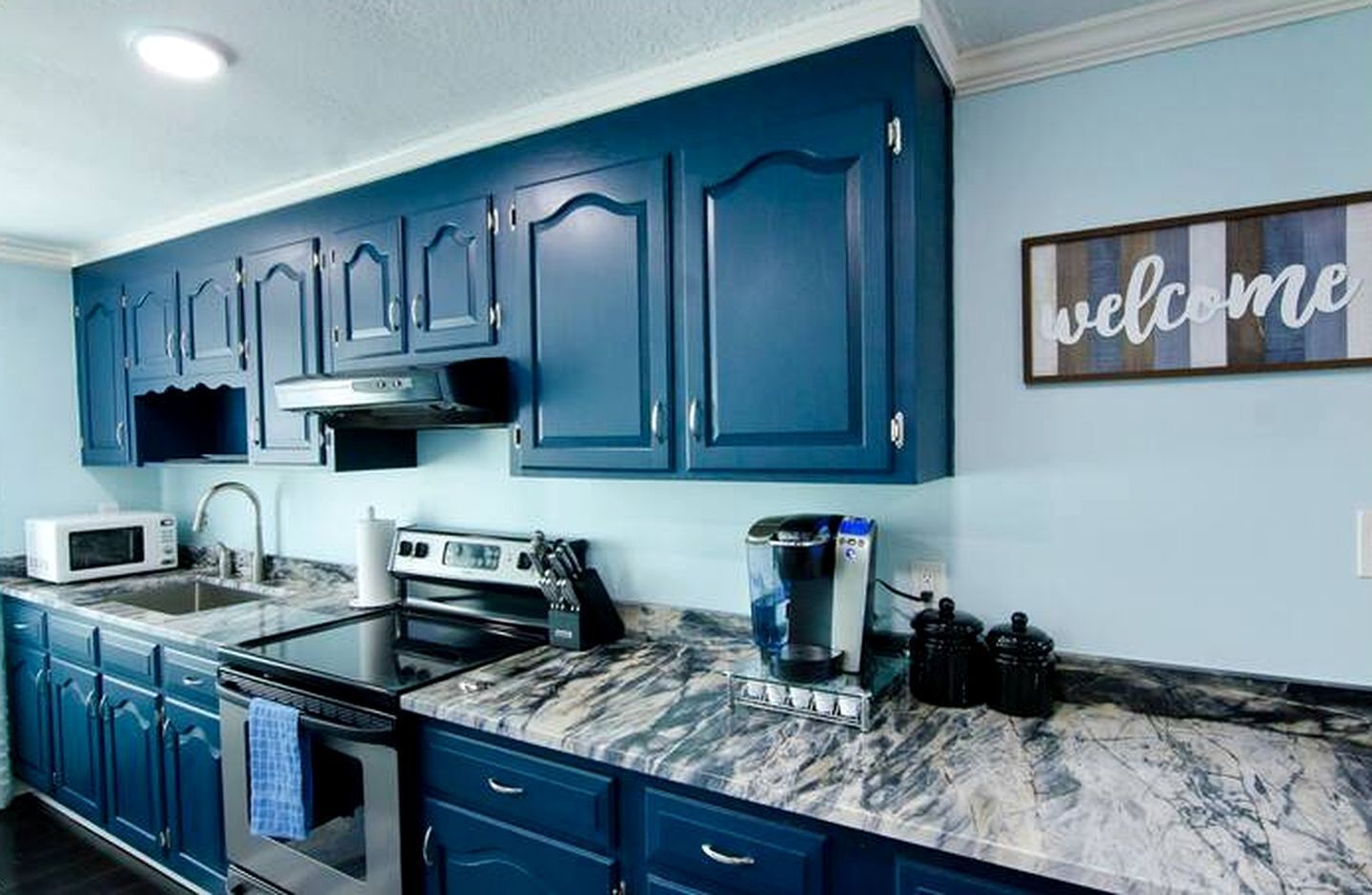 Fridge, stovetop, coffee/tea maker, cookware/dishes/utensils