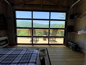 1 bedroom, bed sheets - Rowdy Bear (Bryson City)