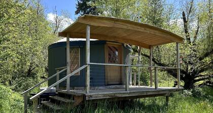 Amazing Romantic Yurt with Spectacular Landscape Views in Oregon