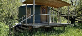 Amazing Romantic Yurt with Spectacular Landscape Views in Oregon