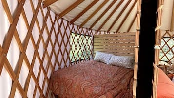 1 bedroom, bed sheets