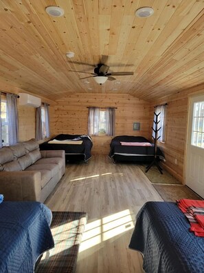 1 bedroom, bed sheets