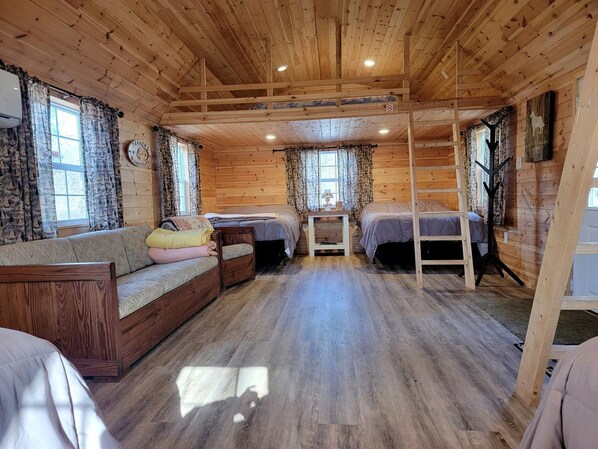 1 bedroom, bed sheets