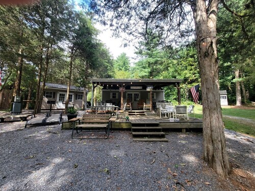 Private Pet-Friendly Cabins with Fire Pit for Nature Escapes in Clear Spring, Maryland, for Memorable Family Glamping Trips