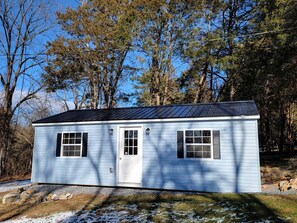 Unclassified image, 5 of 31, button - Private Pet-Friendly Cabins with Fire Pit for Nature Escapes in Clear Spring, Maryland, for Memorable Family Glamping Trips (Clear Spring)