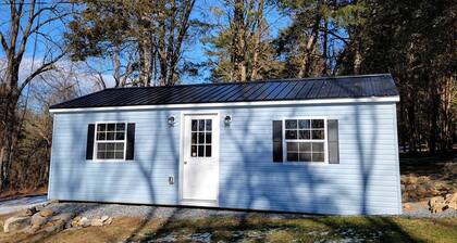 Private Pet-Friendly Cabins with Fire Pit for Nature Escapes in Clear Spring, Maryland, for Memorable Family Glamping Trips