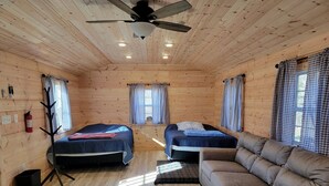 1 bedroom, bed sheets - Private Pet-Friendly Cabins with Fire Pit for Nature Escapes in Clear Spring, Maryland, for Memorable Family Glamping Trips (Clear Spring)