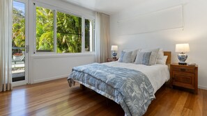 2 bedrooms, desk, iron/ironing board, WiFi