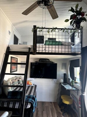 1 bedroom, desk, bed sheets