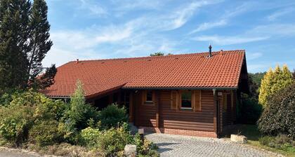 Ferienhaus 'Zur Einberger Schweiz' mit privater Terrasse, privatem Garten und WLAN