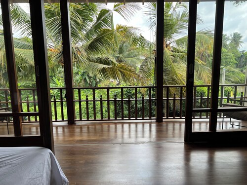 Charming nature villa escape, close to Colombo