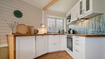 Køleskab, ovn, kogeplade, opvaskemaskine