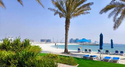 Modern 1BR with Private Beach and Pool in Al Marjan Island