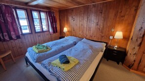 3 bedrooms, free WiFi, bed sheets