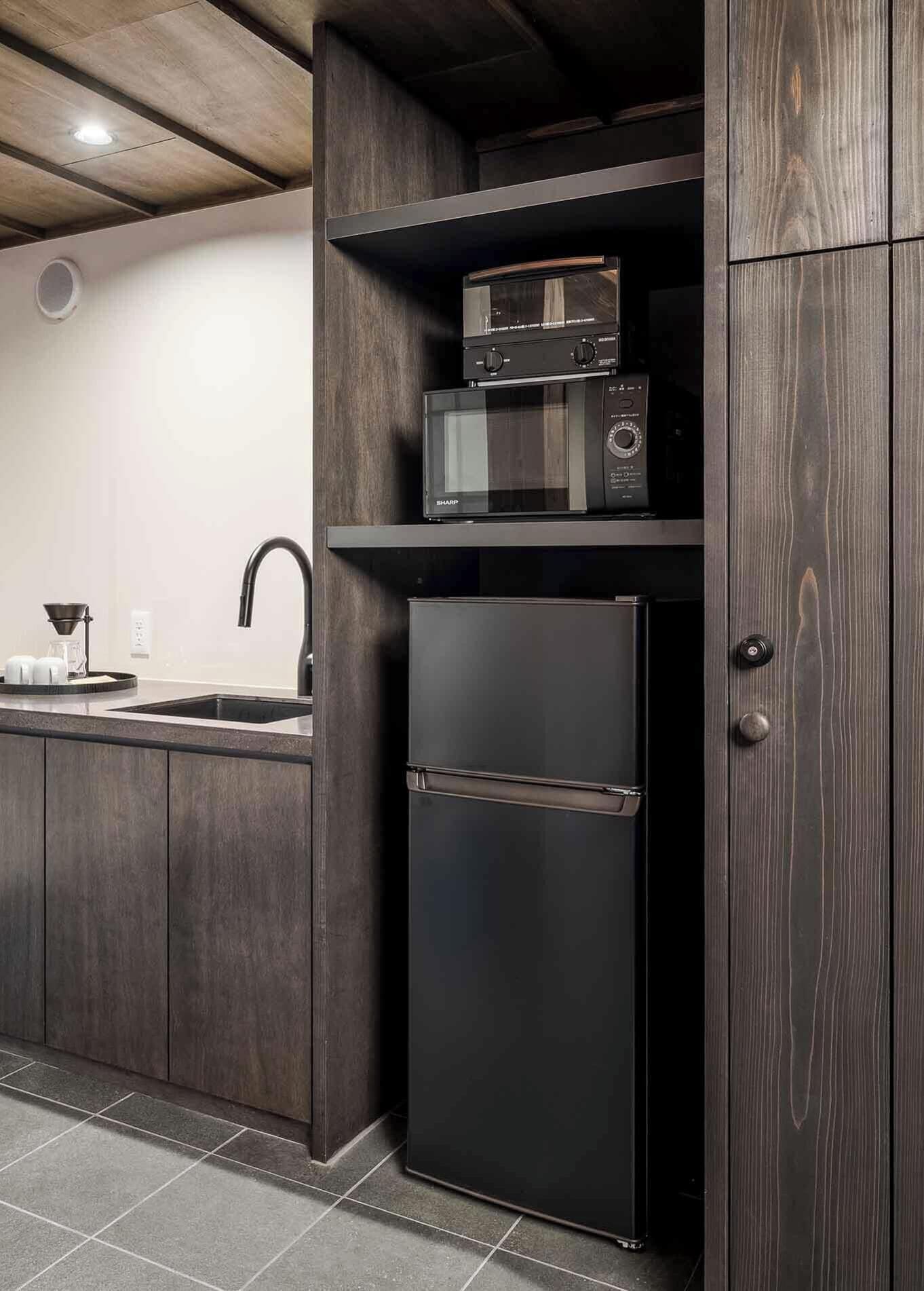 和風ハウス 3 ベッドルーム キッチン ガーデンビュー | 専用キッチン | 冷蔵庫、電子レンジ、コンロ、電気ポット