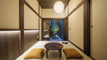 Japanese-style House, 3 Bedrooms, Kitchen, Garden View | In-room safe, individually decorated, individually furnished