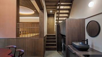 Traditional House, 3 Bedrooms, Kitchen, Garden View | In-room safe, individually decorated, individually furnished