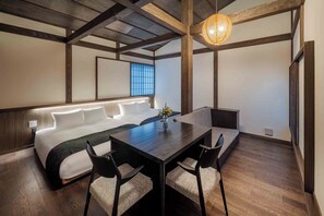 Maison Traditionnelle, 3 chambres, cuisine, vue jardin | Coffres-forts dans les chambres, décoration personnalisée