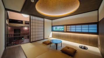 Traditional House, 3 Bedrooms, Kitchen, Garden View