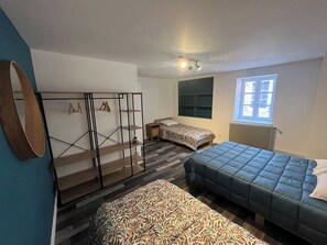 2 bedrooms, WiFi, bed sheets